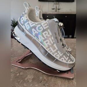 KARL LAGERFELD Womens Maylene Everyday Slip on Sneaker Sneaker.    Size 8.5